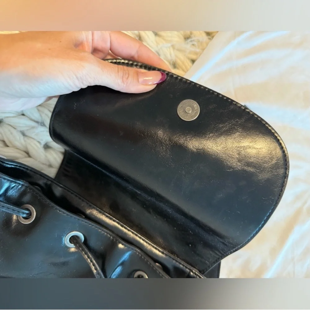 LOVE MOSCHINO couture authentic vintage leather
Black Backpack wt tags - Picture 10 of 17